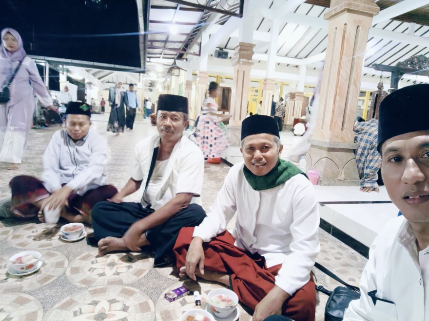 Ribuan Peziarah Padati Makam Sunan Kalijaga